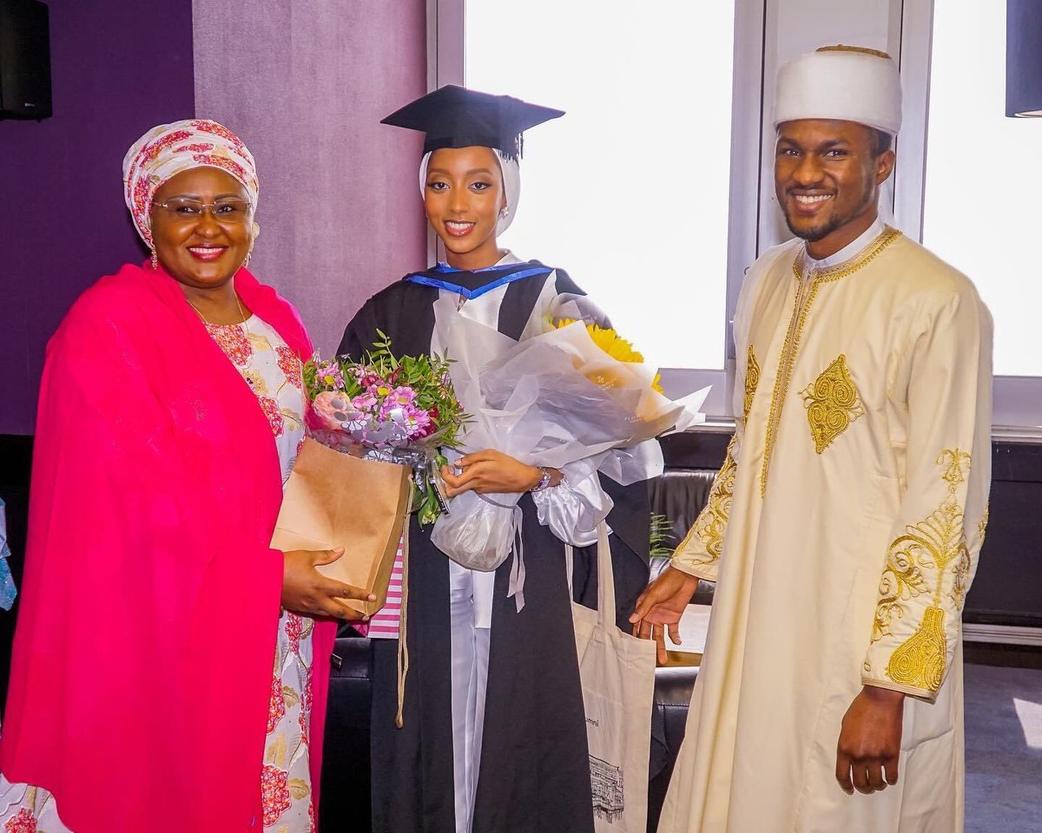 Aisha Buhari’s daughter-in-law, Zahra Buhari graduates with First Class Honors in Architectural Science from a UK varsity. #Portable #ASUUStrikeMustEnd #ZenithBank #Lagos🚀🚀 #DigitalArt #gamedev #SceneConcept   
Original: bubble9ja