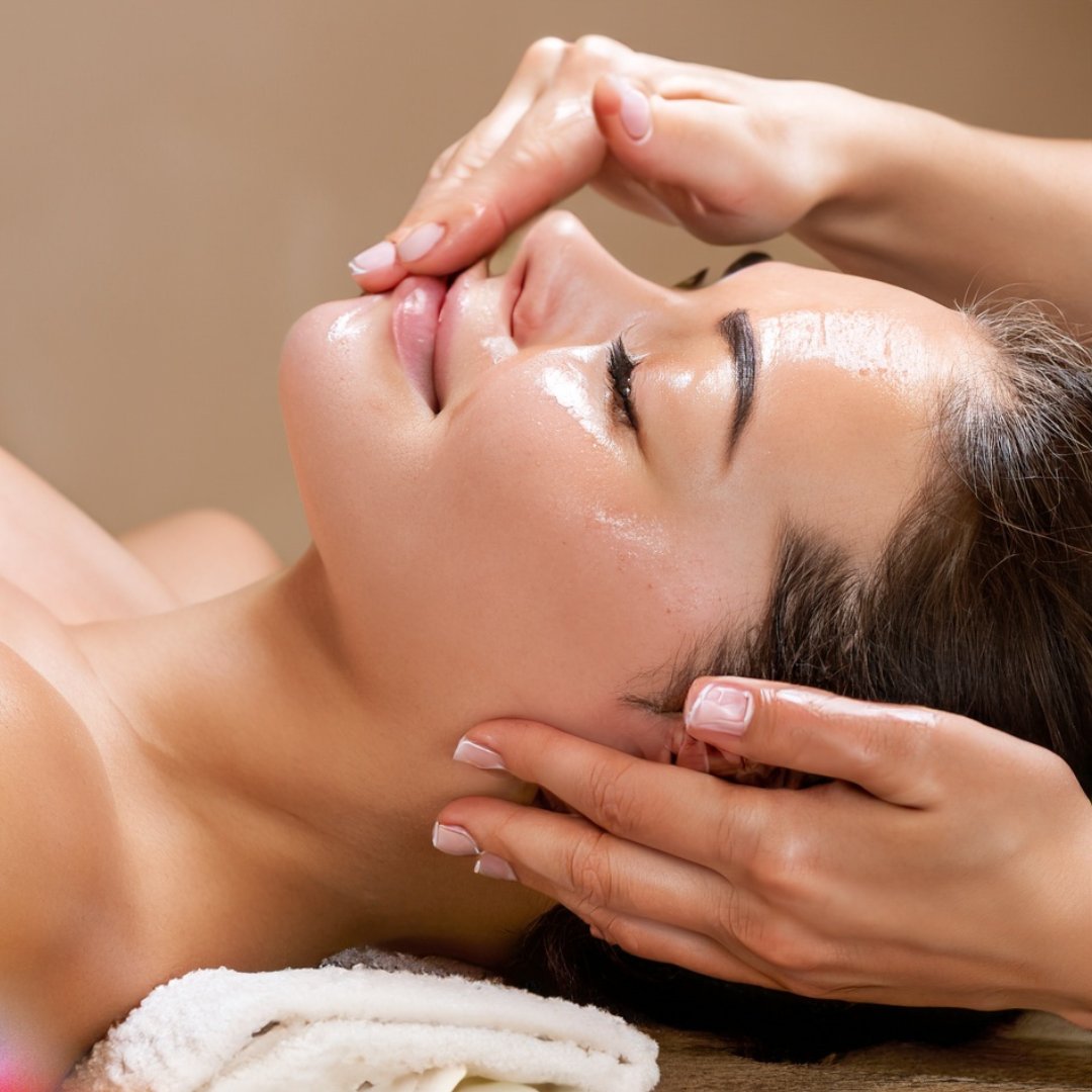 TheHDubai's tweet photo. Discover serenity this Summer at Mandara Spa. Experience Aloe Vera's power with our Balinese retreat.

Unwind with a 1-hour package: Massage/Facial and Floral Foot Care with Aloe Vera Lemonade.

Only For AED 359/-

#thehdubai #mandaraspa #dubaispa #summerspaoffer #summer https://t.co/S8OqGwpjCl