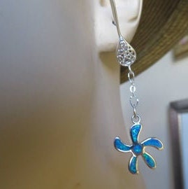 sobertj's tweet photo. Excited to share the latest addition to my #etsy shop: Blue Fire Opal Flower Dangle Sterling Silver 925 Filigree Ear Wires Earrings, 2 1/8" Long, Wt. 4 Grams https://t.co/VlQVX2LP6Y #silver #opal #earwire #earlobe #goodcondition #madewell #durable #sterlingsilver #labb https://t.co/HBYl9iQ6BQ
