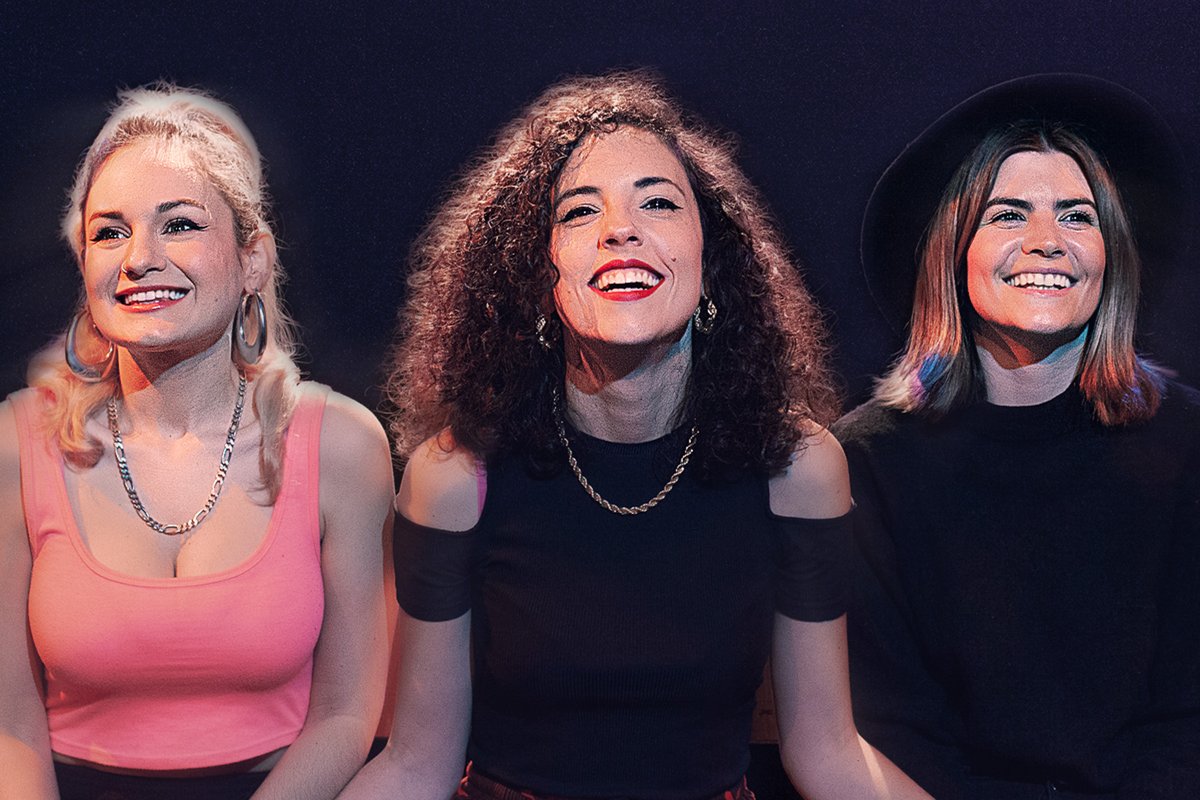 TeatroMAD's tweet photo. RECOMENDACIÓN - 'Ilusiones' 👏👏👏👏👏 «Una comedia original y divertida que se escuda en el humor para dar visibilidad a la realidad.» Palabras de nuestra compi @miss_cultura sobre esta obra en @teatrolara. ¡Mira! 👉 https://t.co/77HyOFnnZS https://t.co/wIOIc3dAsc