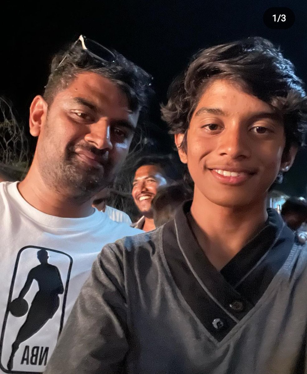 Mr_ViolentBoy's tweet image. Visited #VD12 shooting spot!! 

Nice to meet you &amp;amp;thank you for your time Anna @gowtam19 
Single line cheppadu Anna Adiripoyindi 👌🏻
@TheDeverakonda anna tho photo miss ayindi some privacy valla anta look reveal avthadi ani