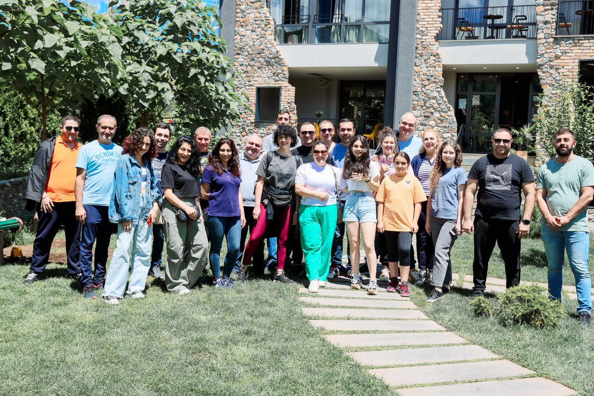 FORTIS_Comm's tweet image. A team building on air Dilijan - Sevan: with family and kids, with a lot of emotion and smiles, Canada – Yerevan team unification.

#teambuilding #team #EVENT #Fortiscomm