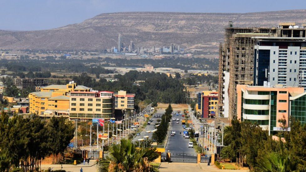 SolomonWeldege9's tweet photo. ቅድመ ዝግጅቱ ተጀመረ

ሶስተኛ ቀኑ የያዘ መቐለ ከተማ በፍተሻ ተወጥራለች።
ህዝቡ በጭንቀት ላይ ነው።
የማይቀረው እሳት ሊለኮስ ይመስላል።
የህወሓት ክህደት በተደጋጋሚ ኣይተሃልና ራስን ኣድን የትግራይ ወጣት ሌላ ምንም ማለት ኣልችልም። https://t.co/fuwNjzt1kz