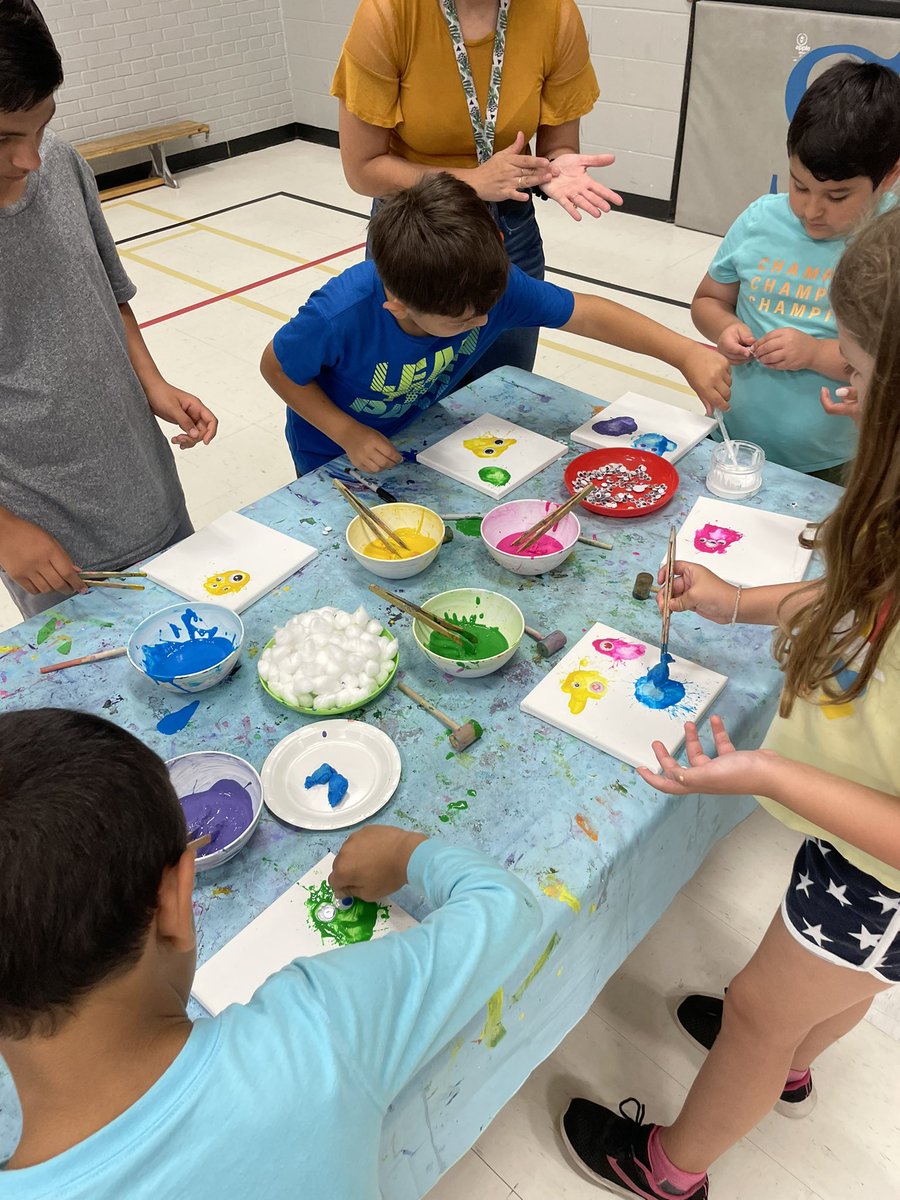 Miss David tweet media