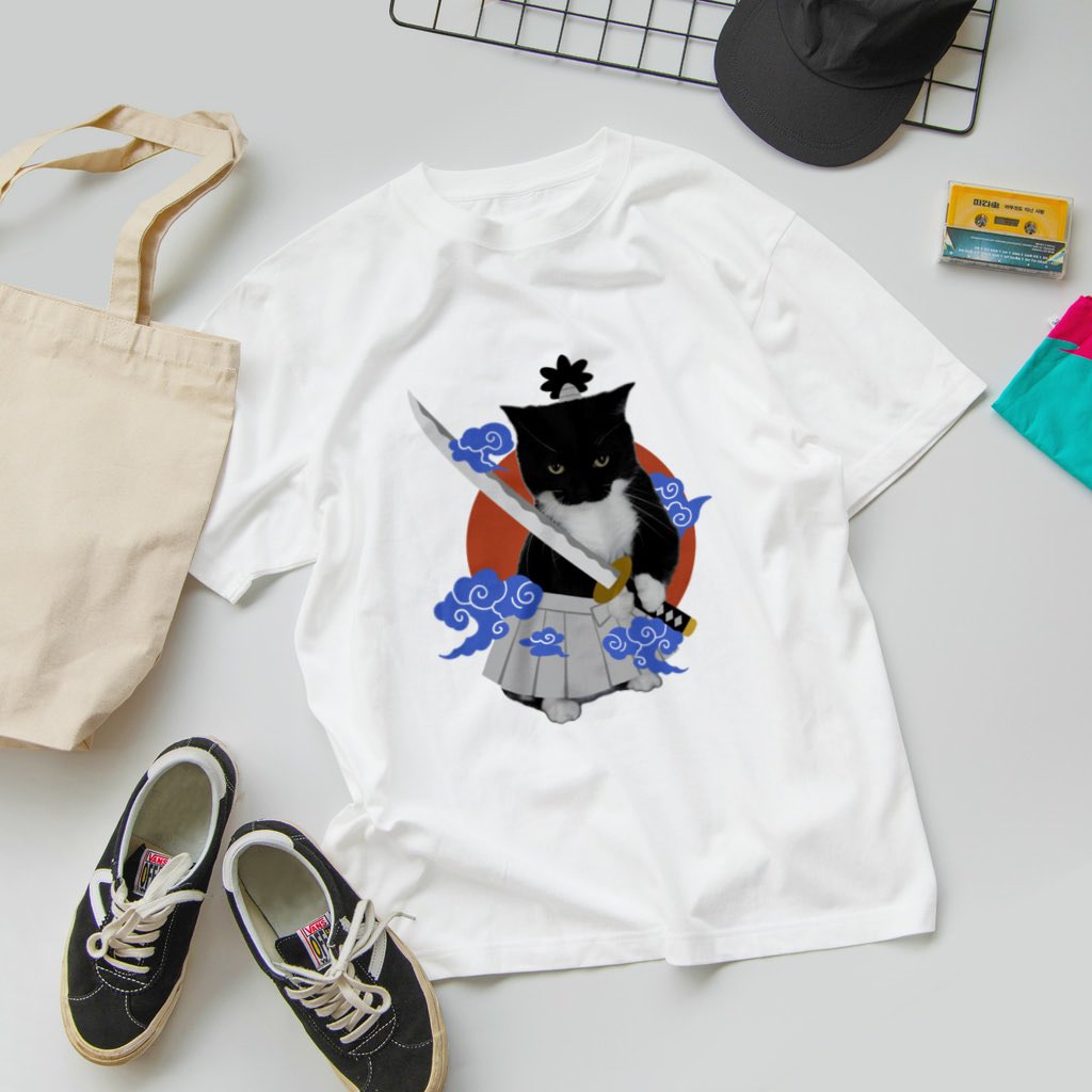 ／
うにくんNEW GOODS！⚔️✨
＼

SUZURIにてうにくん(<a href="/unicouniuni3/">I'm Uni :3</a>)コラボの新商品が販売中🐈！

今回のテーマは【SAMURAI UNI】
6種類のグッズを展開中です！
スタッフのオススメはTシャツです👕💞これからの季節にぴったり！

商品ページはこちら▶︎suzuri.jp/CATFIRST