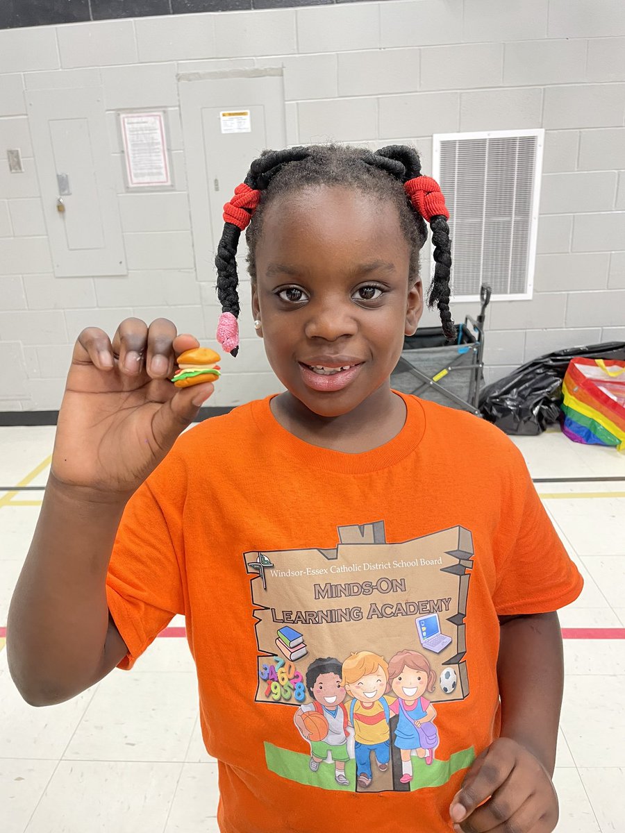 Miss David tweet media