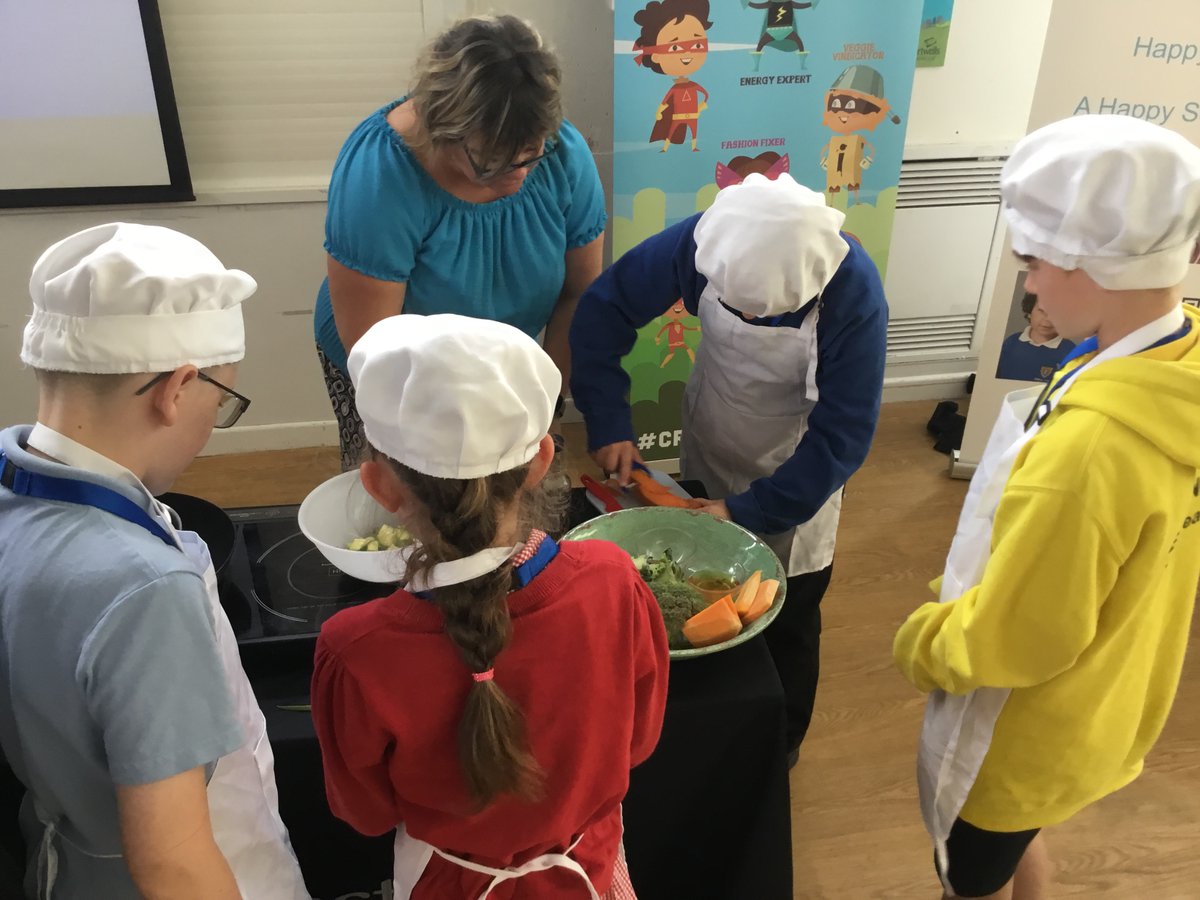 PennowethS's tweet photo. Creating a feast using #leftovers and #wonkyveg with @Chartwells_UK at the Crofty MAT Pupil Council Ecosummit #sustainability #ecofriendly #nutritious #delicious #NetZero #croftywarriors #lessfoodwaste https://t.co/XJts8yezQA