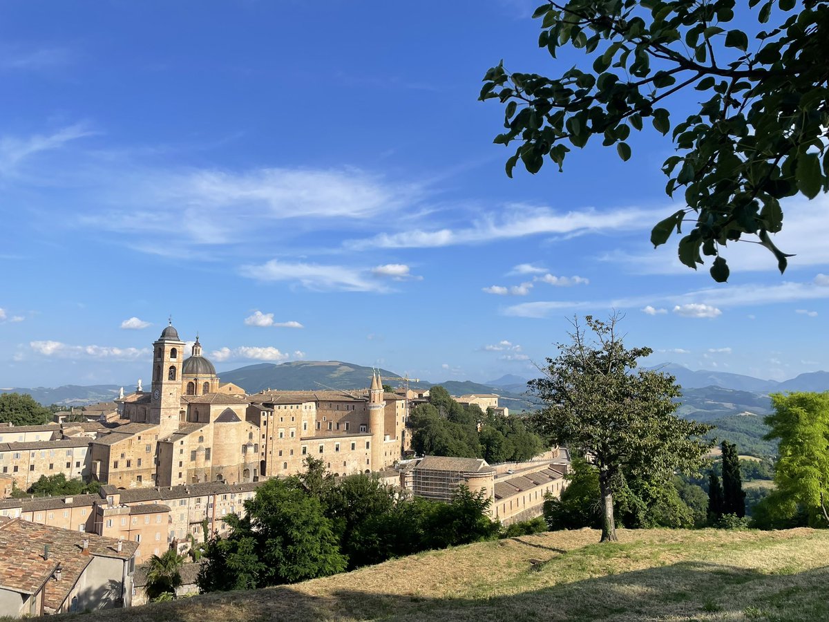 On my way home from the beautiful city of #Urbino. The @esmec summerschool has been fantastic! It has been an inspiring few days! @EuroMedChem @labmasc @mlbolognesi