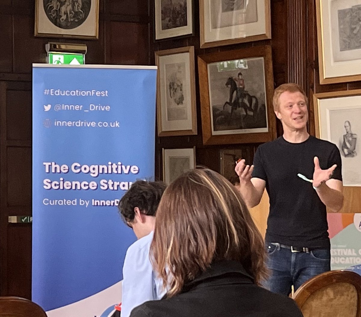 TLHeartlands's tweet photo. ‘Paying more attention to attention’ @mikehobbiss talking about the science of distraction #EducationFest https://t.co/XLhhKLW7st