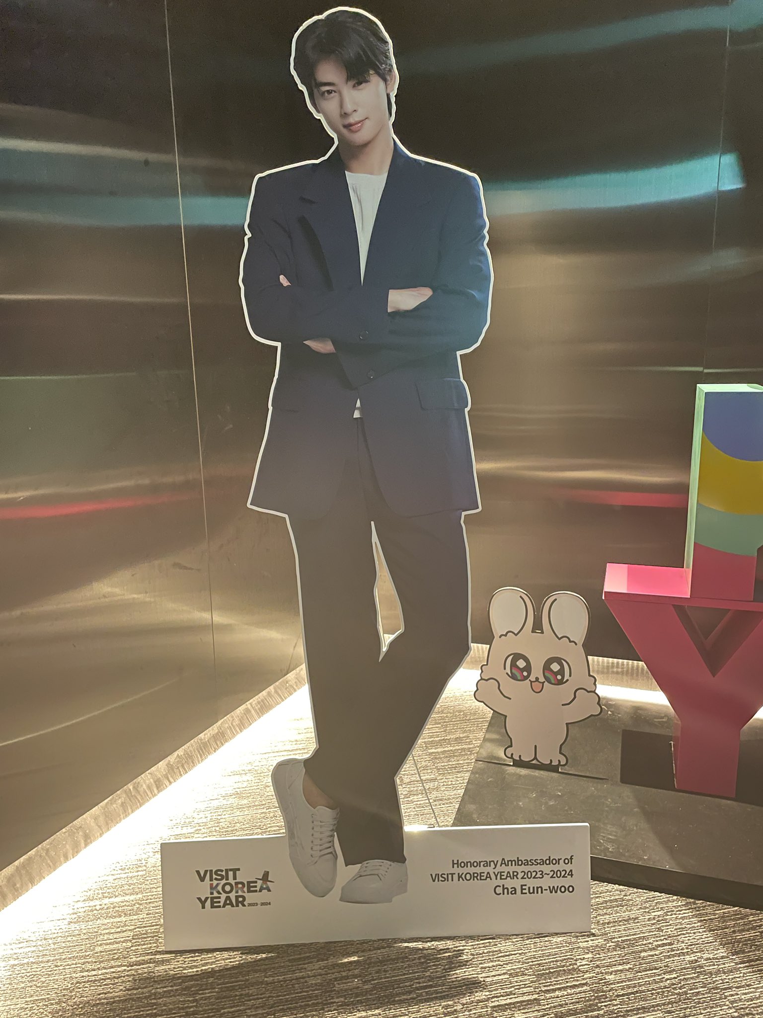 CHA EUNWOO PROJECTS #AGoodDayToBeADog 🐶 on X: Visit Korea 2023-2024  Honorary Ambassador, Cha Eunwoo's life size cutout standee in Busan city's  Busan x Sky observation tower. ©️@pocketjinwoo #CHAEUNWOO #차은우   / X