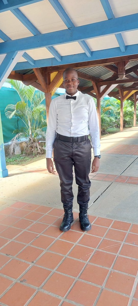 Que du bonheur, félicitations à Garrincha Paul major de l'établissement, élève sérieux, dévoué à son établissement, engagé sur toutes les actions menées au sein de l'établissement depuis la classe de 2nd métiers de la sécurité. 
Nous te souhaitons le meilleur pour la suite... 🤩