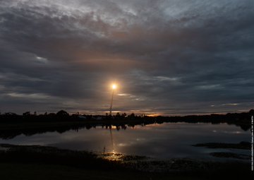 ESA_Italia's tweet photo. Alcune belle immagini del lancio #Arian5 #VA261 di questa notte, nelle foto scattate dai fotografi P. Piron e S. Martin di @EuropeSpacePort
#OneLastAriane5 https://t.co/6gzS6Ot5cD