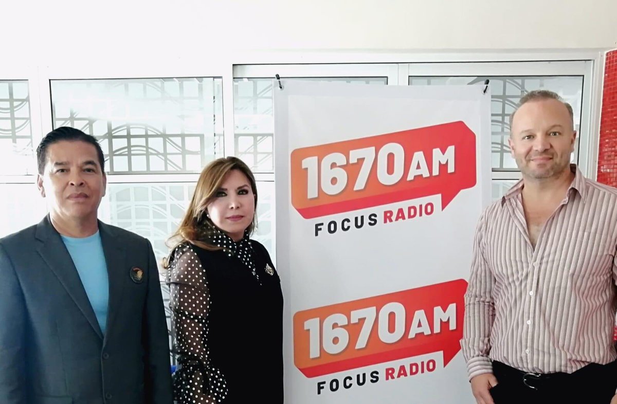 A fin de invitar a la gran entrega de MEDALLAS INFINITY 2023, visitamos FOCUS RADIO 1670am, donde saludamos a un gran ser humano y empresario de la comunicación, el Lic Brando Deandar, a quien felicitamos por esta nueva empresa
Que Dios siga bendiciendo su vida y su camino 🙏🏻