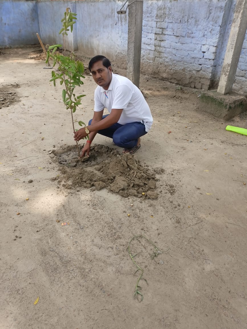 *🌳#प्रकृति_मित्र, #nature_friend🌳*
Name- RAJEEV KUMAR
Designation: ASSISTANT TEACHER
Address: PRIMARY SCHOOL THANGAON,HARDOI
<a href="/shikshansamvad/">मिशन शिक्षण संवाद @shikshansamvad</a>
<a href="/RedTapeMovement/">Red Tape Movement 🌳</a> 
<a href="/teachersclubup/">teachers club</a> <a href="/UNEP/">UN Environment Programme</a> <a href="/UNBiodiversity/">UN Biodiversity</a> <a href="/ipbes/">ipbes</a> <a href="/eriksolheim/">Erik Solheim</a> 
साभार : मिशन शिक्षण संवाद प्रकृति मित्र परिवार