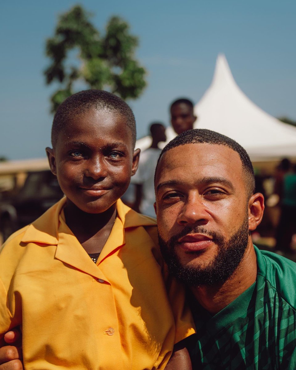 Memphis's tweet image. Blind and deaf to the world… it chose me 🇬🇭
So happy to see all my people again.
The Memphis-foundation is growing.
#BADTTW 
👉🏽🙎🏽‍♂️👈🏽