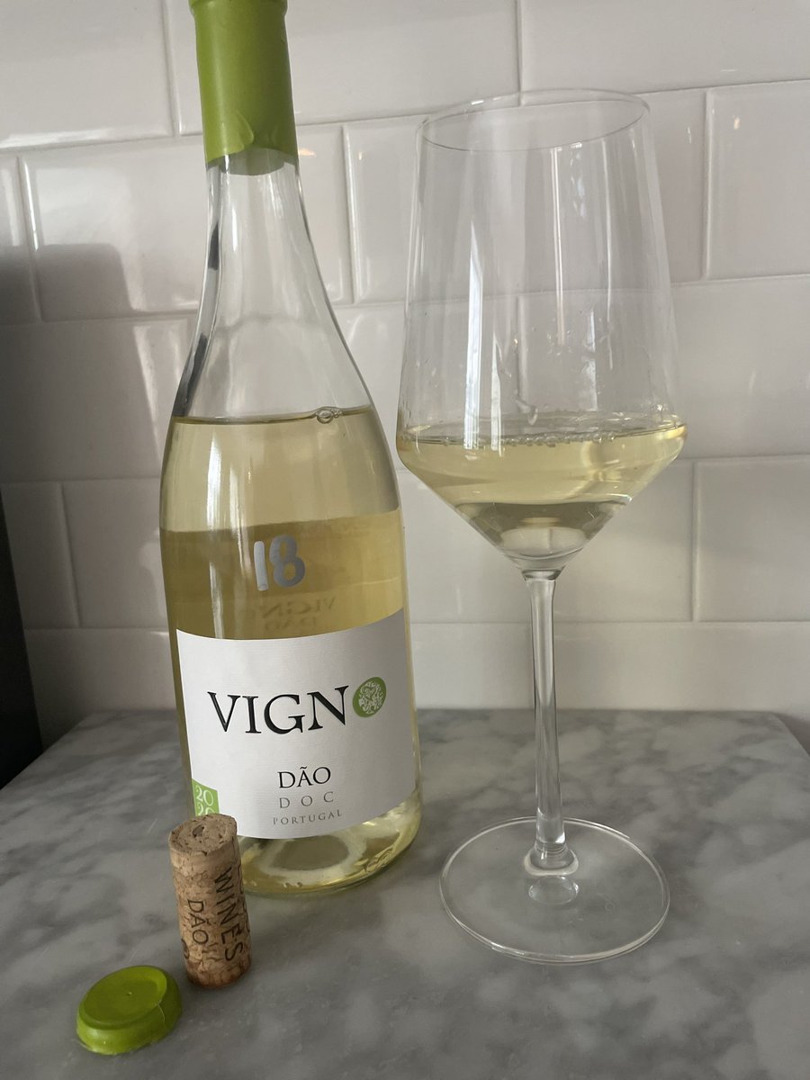 VIGNO DÃO 
D.O.C. 2020 
Vinho Branco
Portugal

50% Encruzado
35% Biaco
15% Cerceal

Citrus rind, stone fruit and mineral round out this wine. 
At under $20 its a good buy.