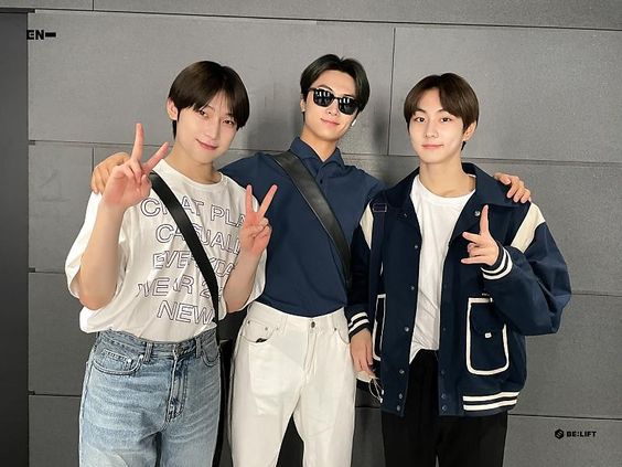 gaeranium's tweet photo. @starfess Bersama 2 anaknya https://t.co/AM9gBlzLYv