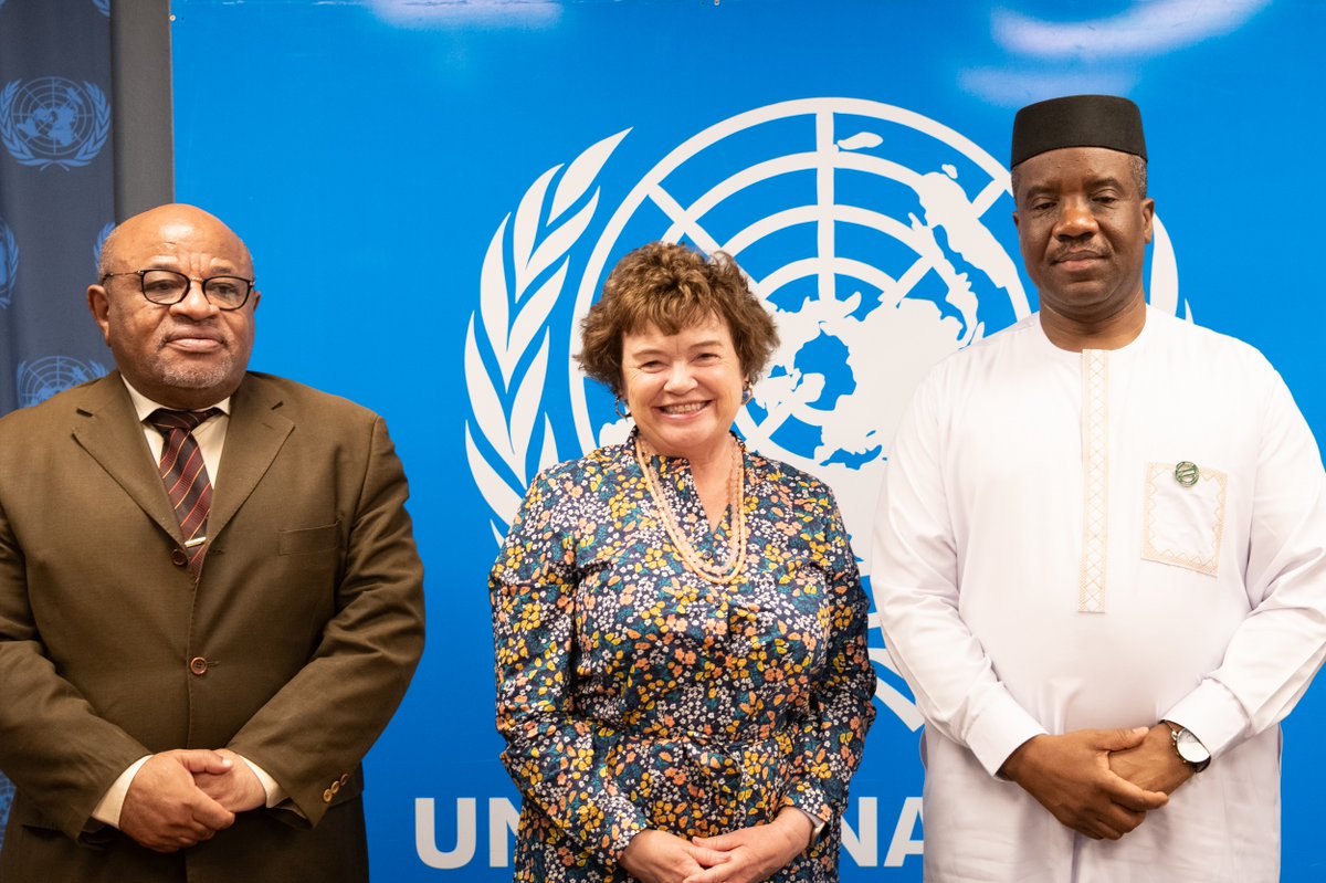 UNSomalia's tweet photo. In #Mogadishu today, @UN’s @CatrionaLaing1 met with @AUC_PAPS delegation led by @SarjohBah3, Director of Conflict Management, to discuss #Somalia's security transition, highlighting the shared commitment of the @_AfricanUnion and #UN in supporting this process. https://t.co/zYg3FZYaUp