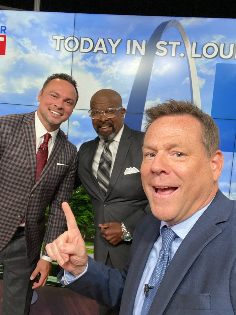 WthrmnSlaughter's tweet photo. My dudes! @reneknottsports @PaulCooked #tisl #todayinStLouis https://t.co/KqbPgaUpRd