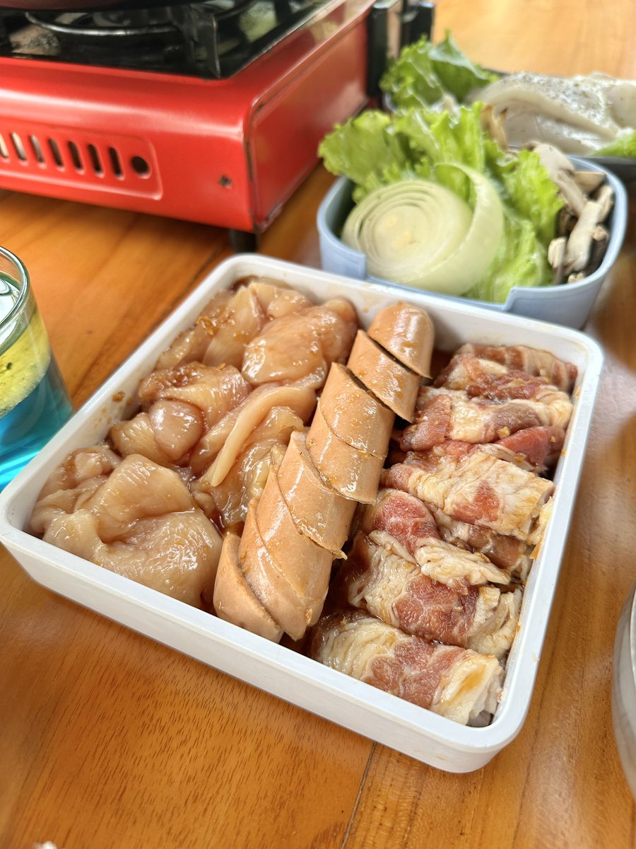 infomalang's tweet photo. Kanvill ini enak buat makan bareng keluarga karena banyak menu paket berbanyak kayak grill dan tomyum. Tersedia high chair buat baby, jadi ajak anak2 pun aman. Mereka juga bisa main ke kebun jeruk di sini, tapi diawasi yaa...

#grillwithaview https://t.co/KbGfsX4HzT