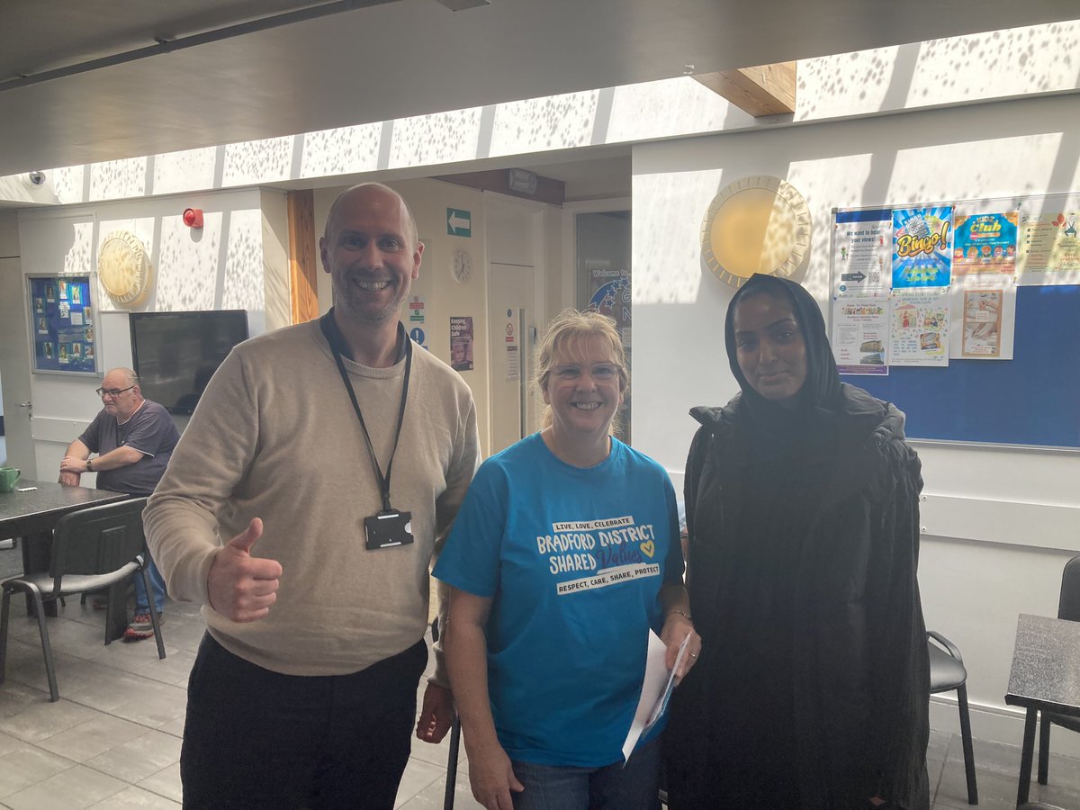 TheGateway19's tweet photo. Great to have @BfdForEveryone here today @thegateway19 engaging with the #community in #Ravenscliffe on the new #StrongerCommunitiesStratgey #BradfordForEveryone #YourVoice https://t.co/UiT6qtV1Z8