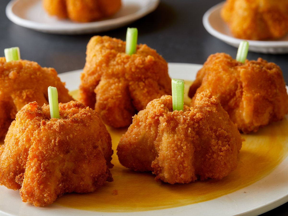 Chicken PUMPKINS via. Food Network 
#NationalFriedChickenDay 
#GhastlyGastronomy 

foodnetwork.com/recipes/food-n…