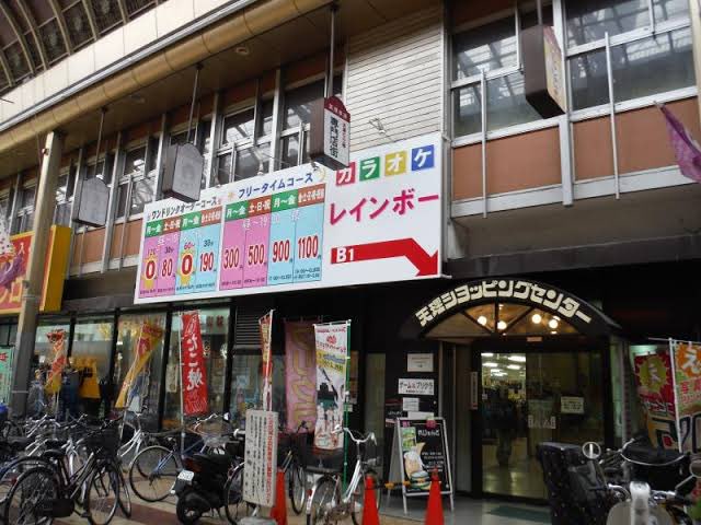 【日記※過去分】6月24日(土)天理(奈良県)に行きました。天理スタミナラーメンを食べ散歩をし、お手洗いを求めて昭和で時が止まったようなショッピングセンターに入ったらlynch.が流れていました。この3年間で1番歩きました。20368歩でした。 
