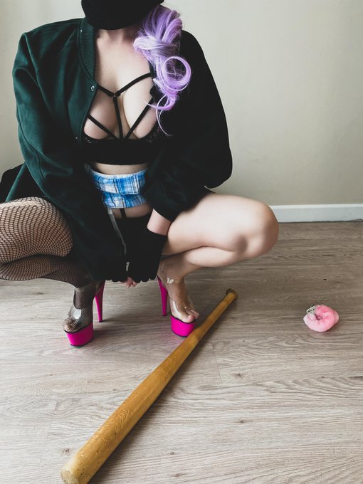 GM and be good or else I will have to use my #pink handcuffs! https://t.co/zx750y3IgA<a href="/tag/pink"class="tags">#pink</a>