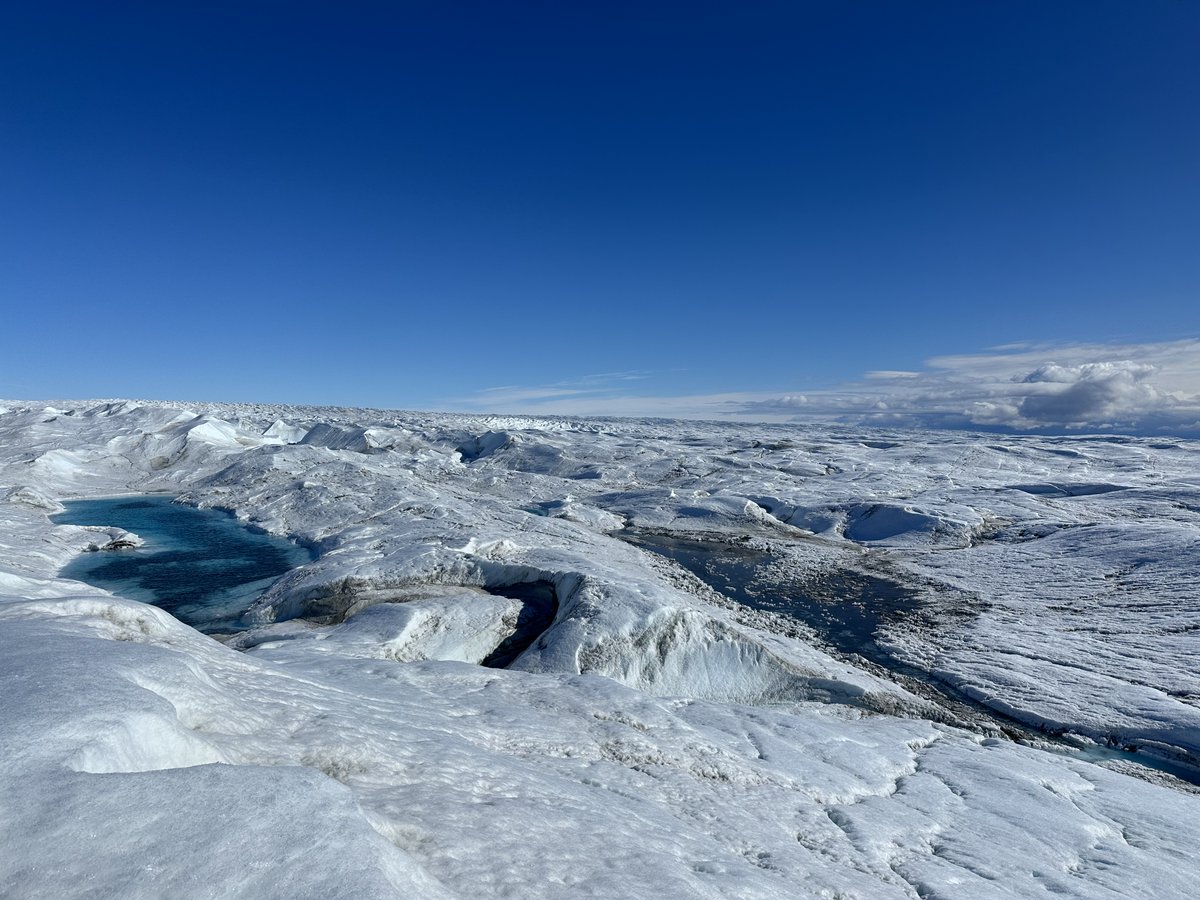 It's a beautiful day to be in Greenland! Our PhD student Chris Larson is assisting @jonnyhawkings and his research group in the field this summer and sent in these pics over the weekend