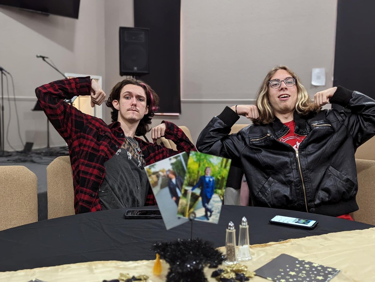 Laynie 🐝 Poison Me Daddy tweet media