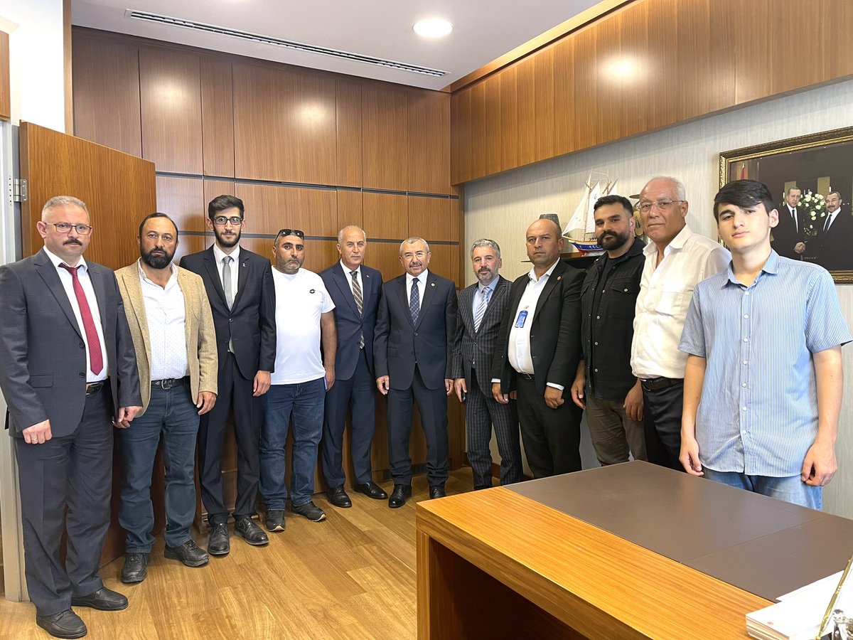 bbismailerdem's tweet photo. Ataşehir teşkilatımızdan, Sultanbeyli Gençlik kolları başkanlığı yapan başkanlarımız ve Hafik İlçe Başkanımız ve yönetim kurulu üyeleri misafirimiz oldular. Nazik ziyaretleri için kendilerine ayrı ayrı çok çok teşekkür ederim. @Samifindik29 @HabipGorler @farukvaran @mhmtckr53 

#TBMM
