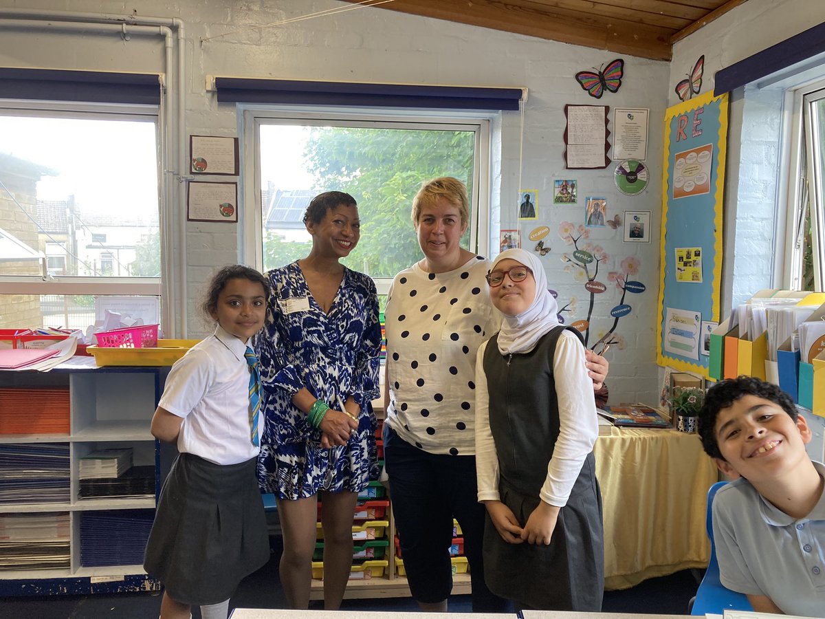 EmilyDrabs's tweet image. What a joy to meet the wonderful students of @SASFschool with the spectacular JT Williams @OjiBrown73 on a @Booktrust #BookTrustRepresents school visit - talking about Lizzie and Belle and so much more @FarshoreBooks - vital for kids to see themselves in the books they read