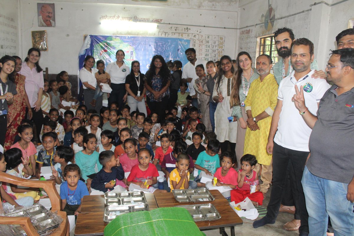 YASH_Tech's tweet photo. Our team of 13 #YASHians visited Mousakhedi Anganwadi Centre in #Indore to make a positive impact on the lives of 75 underprivileged children. Together, we're creating a brighter future! Proud to be a part of #YASHFoundation's #ImpactGrant initiative #MakingADifference https://t.co/ouBKWVm5At