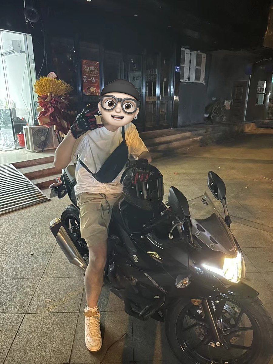 playBoy_xC's tweet photo. 出门咯 后座缺位小可爱 https://t.co/Ls0ijvDcPa
