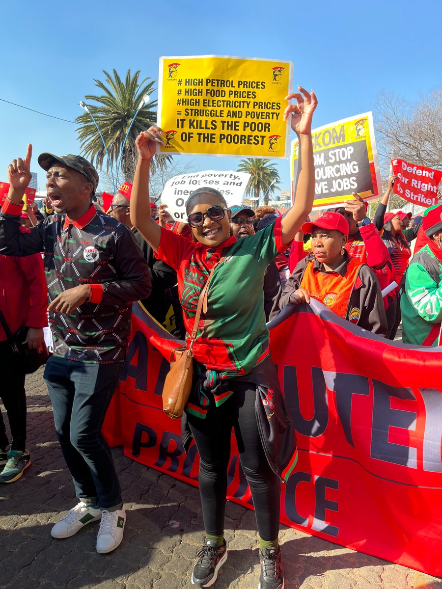 SadtuNational's tweet photo. COSATU #NationalDayof Action
Outside the Gauteng Province Premier’s Office in Newtown @_cosatu @SABCNews @eNCA @Newzroom405 https://t.co/By08GdBGdF