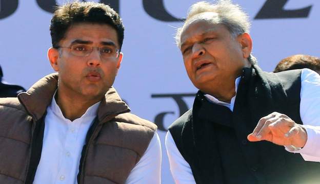 DurgeshsMertiya's tweet photo. Sachin pilot vs Ashok gahlot
Picture abhi baki hai....

#SachinPilot #Rajasthan 
#Congress https://t.co/FOixg5ioqu