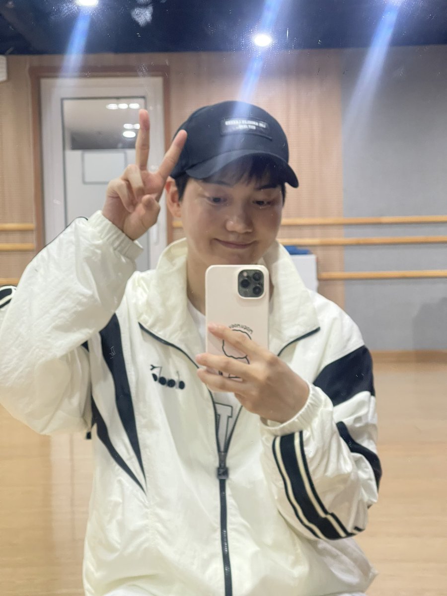 ONF_members's tweet image. [#제이어스][#이승준] 원거리 볼하투❤️ #연습끝