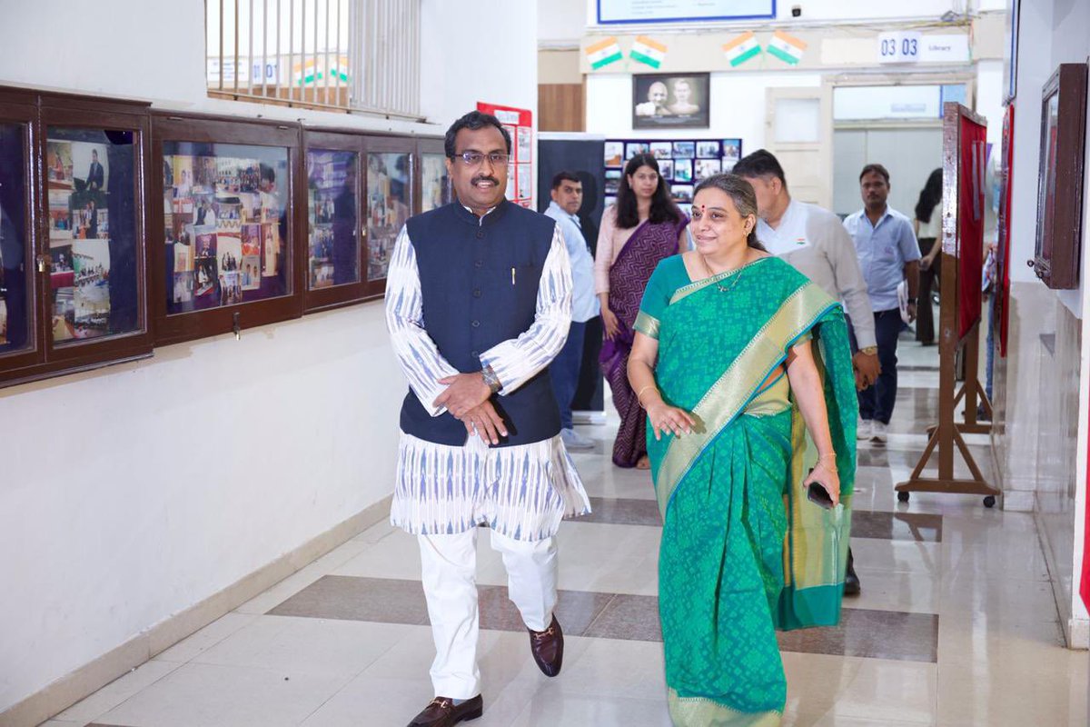 fbaglsbba's tweet photo. An enlightening talk by Sir Ram Madhav, an Indian politician, social leader, author, and thinker on "Building a New India: Innovation and Creativity as Benchmarks" at "Shatranj: An Annual Talk" hosted by the Faculty Of Business Administration, GLS University, Ahmedabad on July 5. https://t.co/h2nPLDG0R8