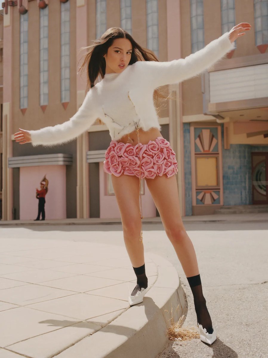 Olivia Rodrigo stuns in the cover of Vogue.