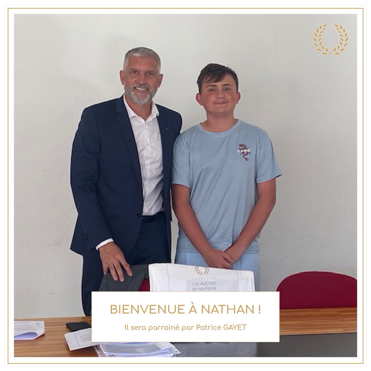 🎓 𝐁𝐢𝐞𝐧𝐯𝐞𝐧𝐮𝐞 𝐚̀ 𝐍𝐚𝐭𝐡𝐚𝐧 ! ✨  

Le 19/06, nous étions au #LycéeLouisPergaud de #Besançon pour la signature de convention de #parrainage entre Nathan et Patrice GAYET, son nouveau parrain. 

Longue vie à ce nouveau binôme ! 😍 
#LeMériteEnPartage #égalitésdeschances