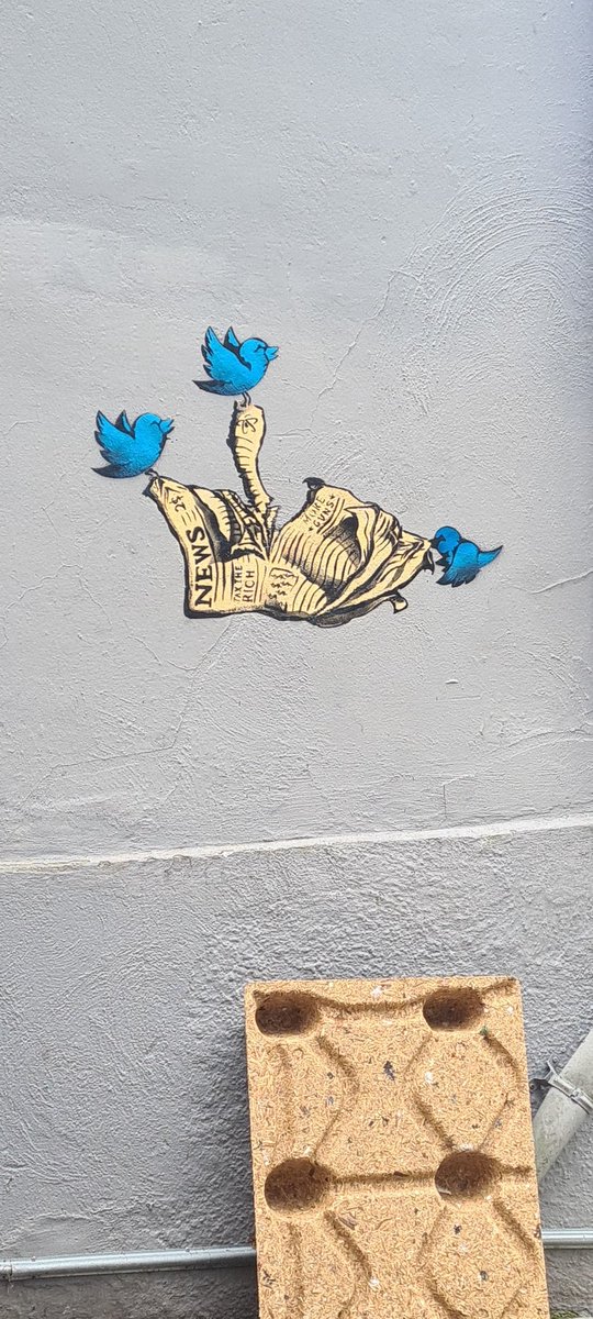 MrWolf102's tweet photo. On the side of a random building in Bergen, Norway https://t.co/Z5QhwsjoJh
