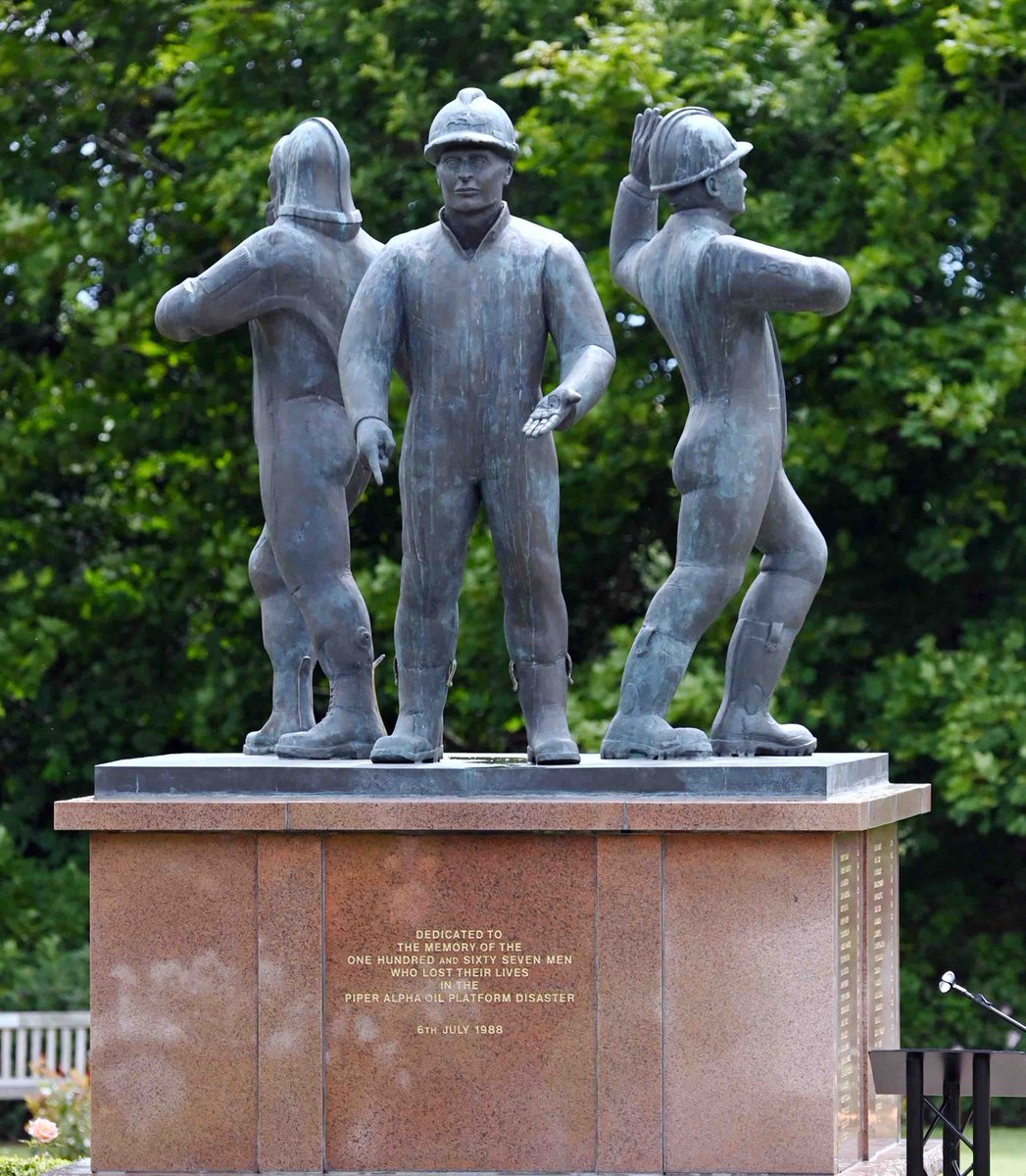 Douglas4Moray's tweet photo. On this day 35 years ago, 167 men lost their lives in the Piper Alpha tragedy.

Thinking today of all those who lost loved ones in this awful disaster. https://t.co/uiBgVu5Hj6