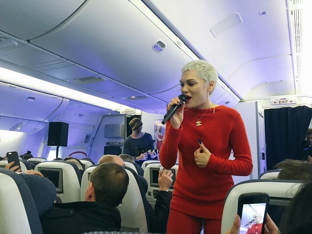 GreggggWallace's tweet image. This is who that woman saw on the plane and demanded to get off