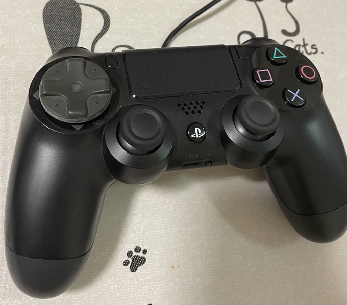 ããã¡ãªã€ã®(@erotic_oyagy)ãšãé話ããŠããŠããµãšæã«ãµã¿ãŒã³ãããã®ååããŒãåŒã£ä»ããPS4ã³ã³ãäœã£ãããšãæãåºããç©çœ®ããæ¢ããŠããŸããâŠâ¥
ãµã¿ãã®ååããŒãå¥ãããè£é¢ãããåãåŸã«ã€ã¹ãªããããŠå¹³ãã«ãããã¥ã¢ã«ã·ã§ãã¯4ã«èã¢ã¯ãªã«ãã©ãŒã ã§è²Œãä»ãããã®ã§ããâŠâ¥