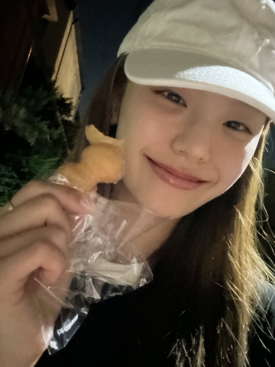 보면 이때도 그 도넛 먹고잇음ㅋㅋㅋㅋㅋ