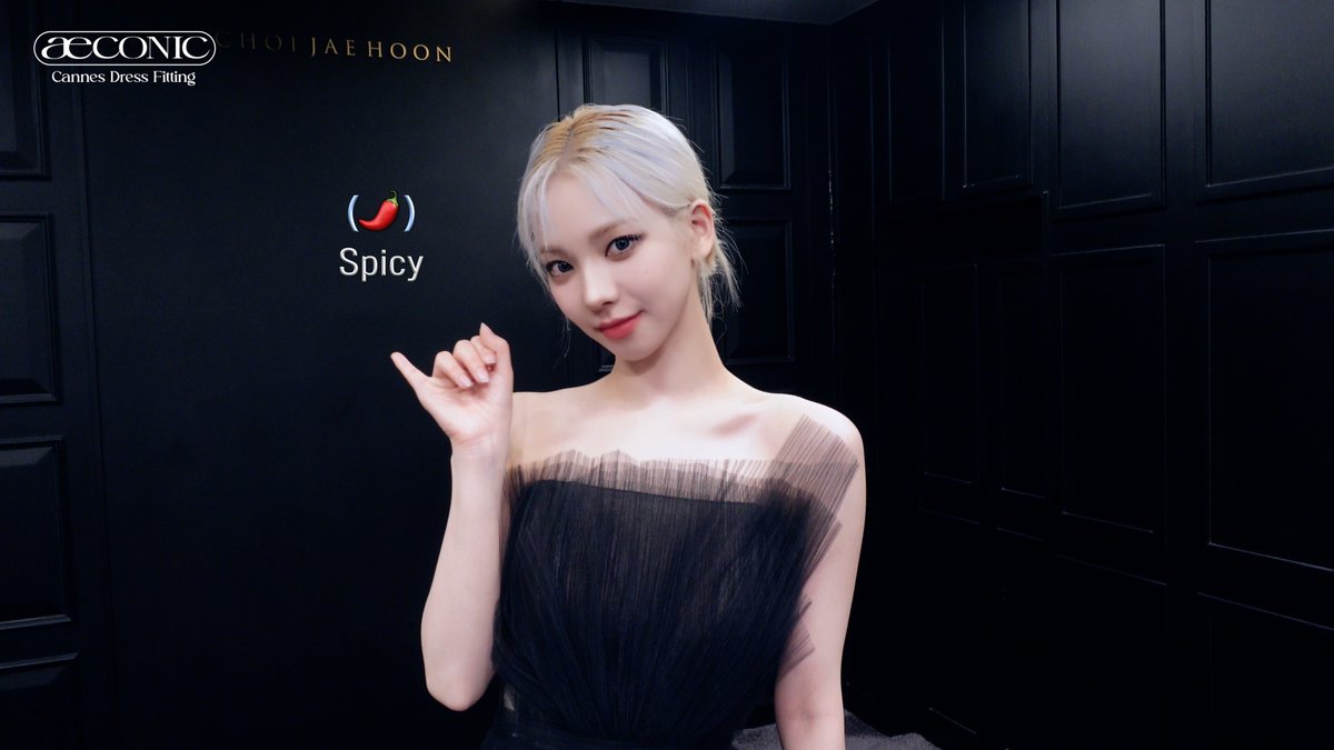 나 잠깐 기억을 잃었어 너무 예뻐서🖤 | Cannes Dress Fitting Behind | æCONIC #02

youtu.be/GJXK-QvejyQ

#aespa #æspa #에스파 
#KARINA #카리나
#CannesFilmFestival #Cannes2023
#Cannes #aespainCannes
#æCONIC #aeCONIC