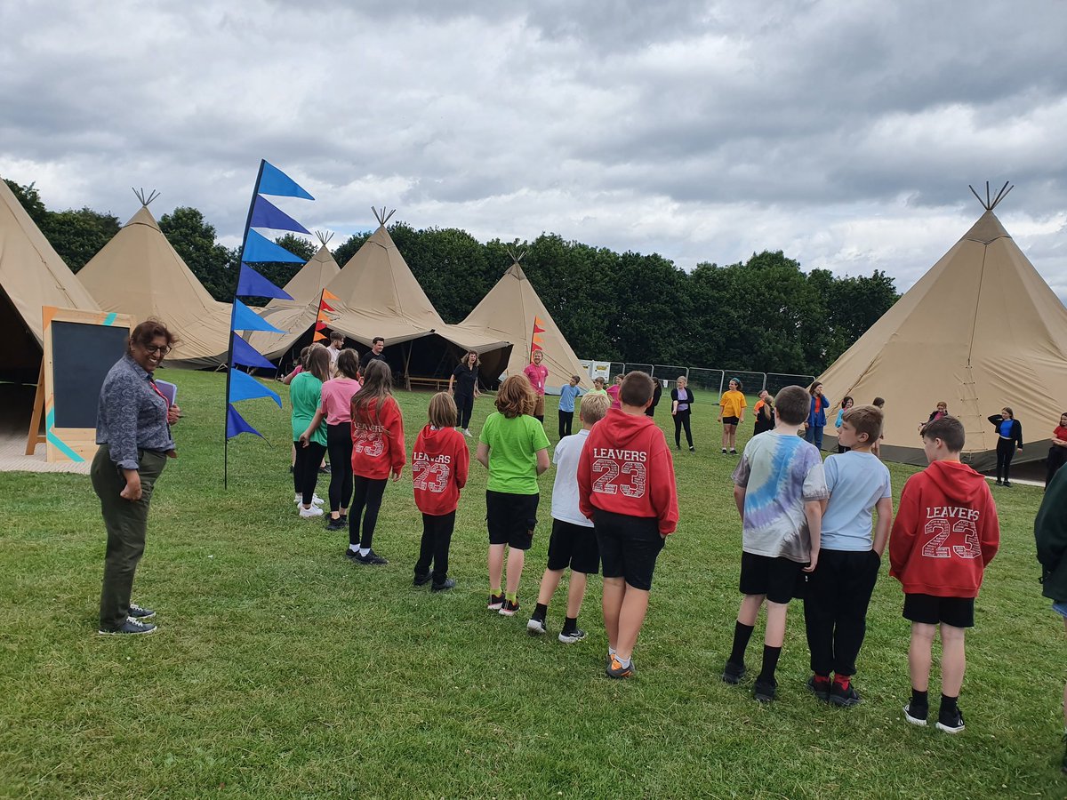 We're arrived at Wepre Park to take part in Theatre Clwyd's Schools festival. Everything looks AMAZING and we're in the middle of rehearsals. Looking forward to seeing lots of you later 👍 You're in for a treat! <a href="/ClwydTweets/">Theatr Clwyd</a>