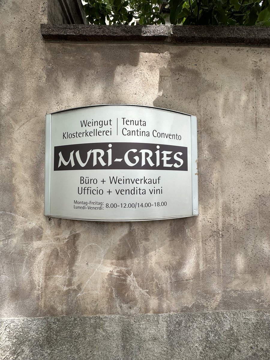fsantossilva's tweet photo. Gruß an @JanThaler - leider verkaufen sie hier den Riserva nicht (muss 1 Jahr im Voraus reserviert werden) #murigries https://t.co/o8oJHKUxyQ