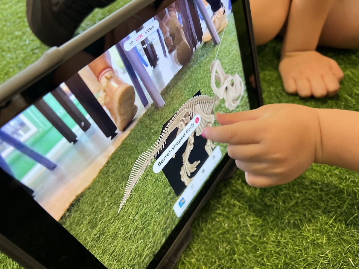 vickyyhengg's tweet photo. MergeCubes are truly amazing! Early learners can now get up close and personal with dinosaurs, exploring their body parts and skeletal structures. What a fun learning experience! 🦖 #MergeCubes #DinosaurDetectives 
@mergeedu @The_IEYC @HISEdTech https://t.co/zNYOM6Ixii
