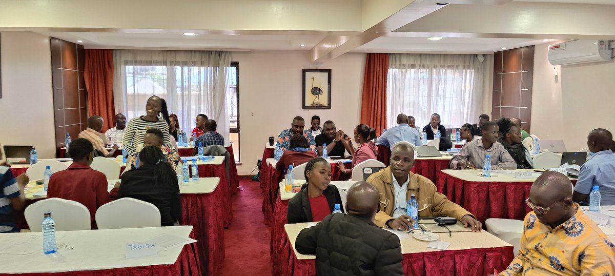 @mis_loise in her element... Emphasizing the training cycle to the #CBOs participating in the #dataleaders workshop. The #CBOs will be able to train their #stakeholders in matters of Data governance.